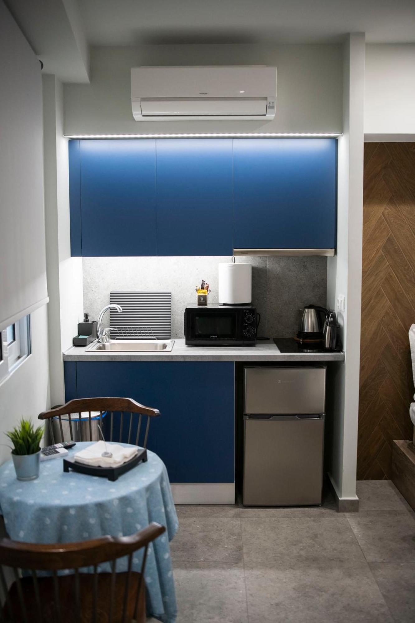 Rooster Suites Aten Exteriör bild
