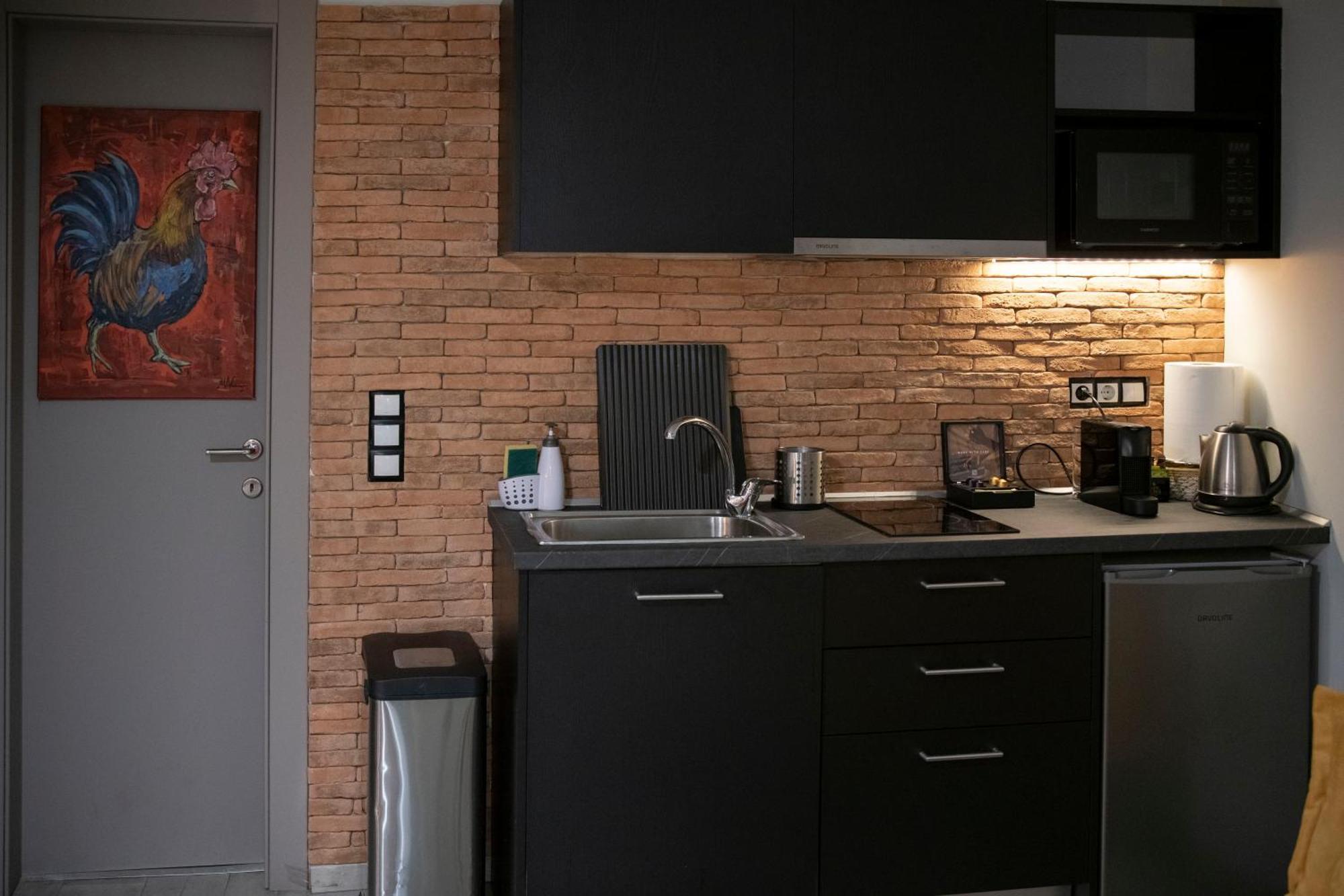 Rooster Suites Aten Exteriör bild